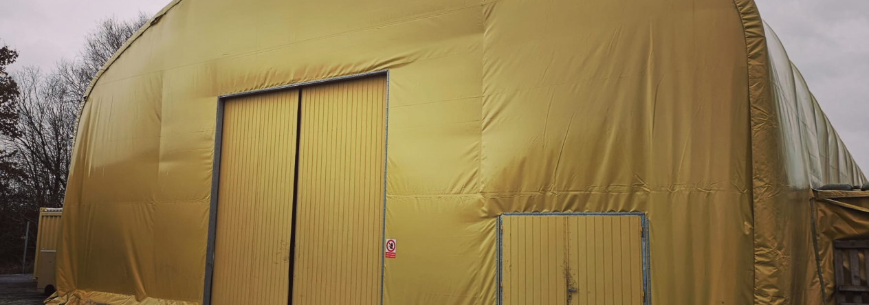 1._polni_servisni_pracoviste_logistici_postavili_v_arealu_kasaren_autor_rtn._milan_hlavaty.jpg