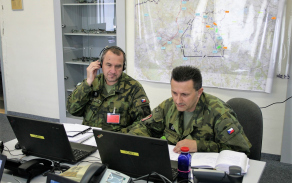 04_operatori_nadrizeneho_prvku_odesilaji_zpravu_podrizenym_jednotkam_autor_kpt._jarmila_nejedla.jpg