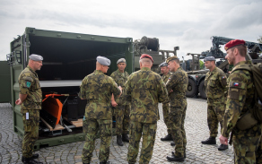 1._logistici_predstavili_generalu_rehkovi_novou_techniku_autor_rotny_jiri_vrana.jpg