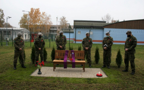 1._slavnostni_odhaleni_lavicky_probehlo_v_komornim_duchu_autor_nrtm._robert_skorepa.jpg