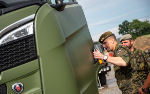3._ngs_se_zajimal_o_vyuziti_novych_tahacu_scania_autor_rotny_jiri_vrana.jpg
